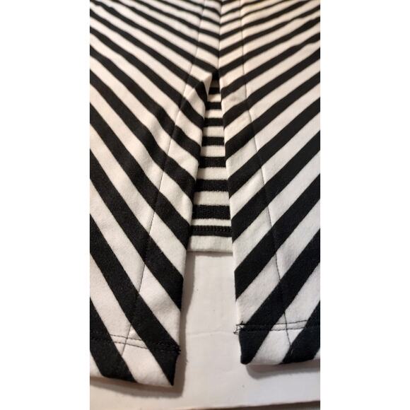 Time and Tru Woman's Black White Strip Tank Top Size XXL 9" Slit Back Hi Low Hem - Picture 5 of 9